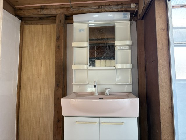下田市河内の独立洗面台