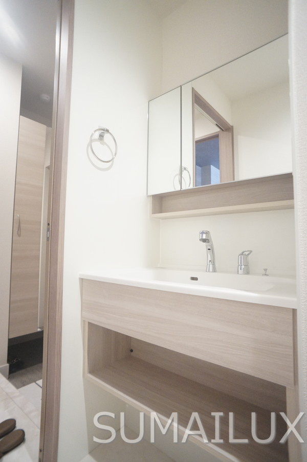 Crest Courtの独立洗面台