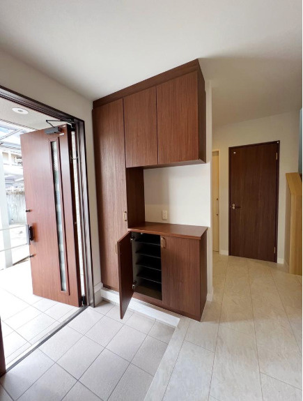 赤松町2丁目貸家の玄関