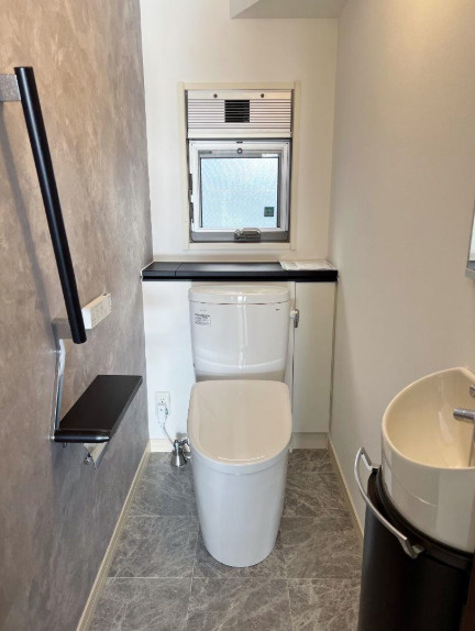 赤松町2丁目貸家のトイレ