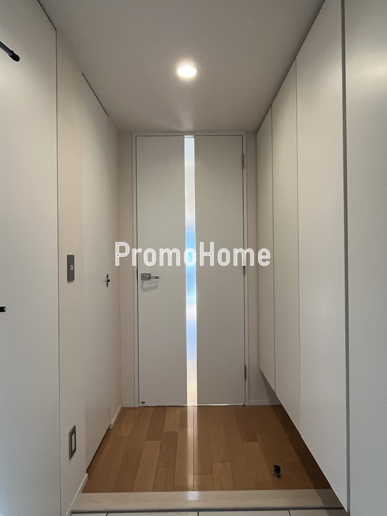 パークキューブ銀座イーストの玄関