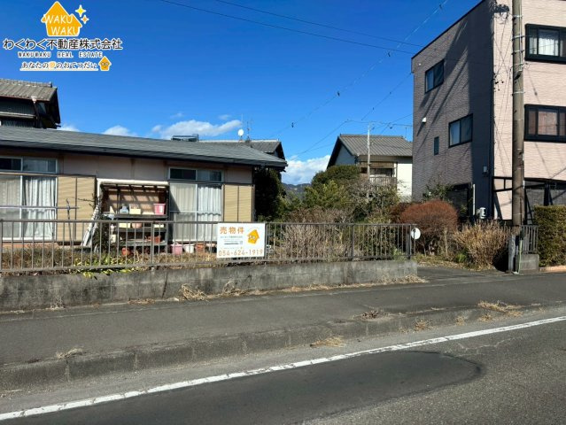 売地の前面道路含む現地写真