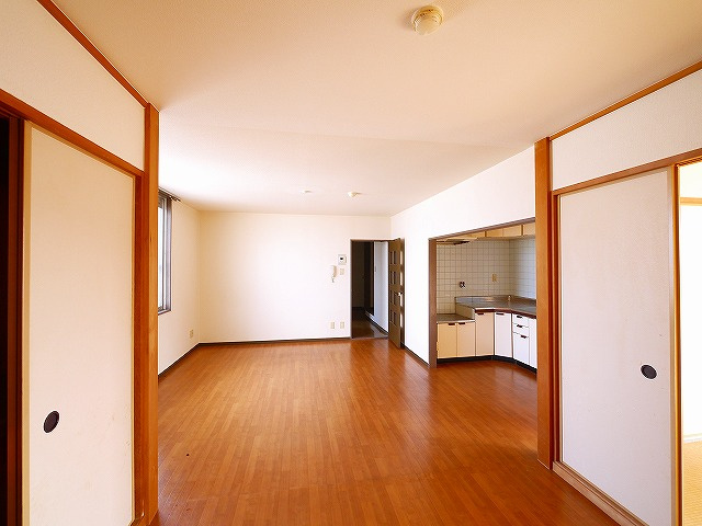 アーバンアネックスの居間・リビング