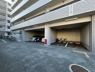【駐車場】