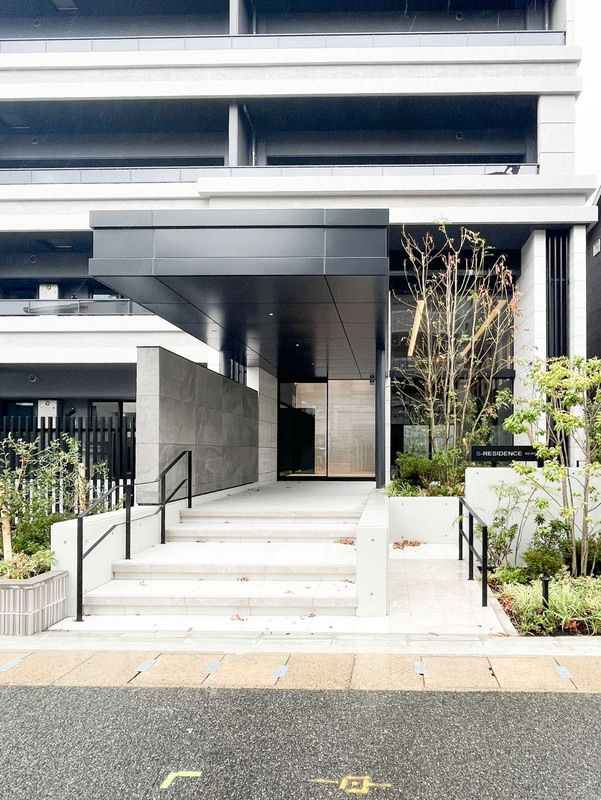 福岡市早良区百道１丁目の賃貸マンションのエントランス