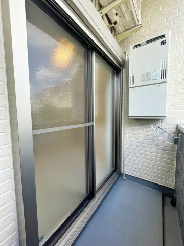 レクラン栄生のバルコニー