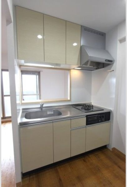 レクラン栄生のキッチン