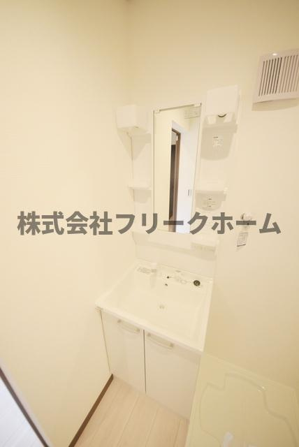 三鷹市井の頭１丁目のアパートの洗面所