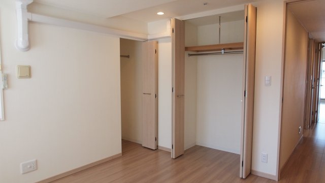 プレサンスロジェ難波グランドウエストの収納