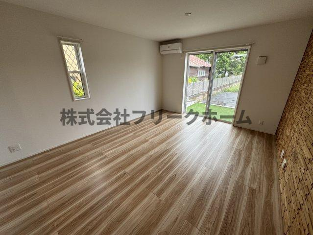 緑町１丁目貸家の居間・リビング