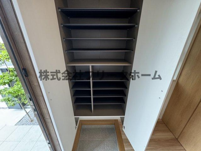 緑町１丁目貸家の収納