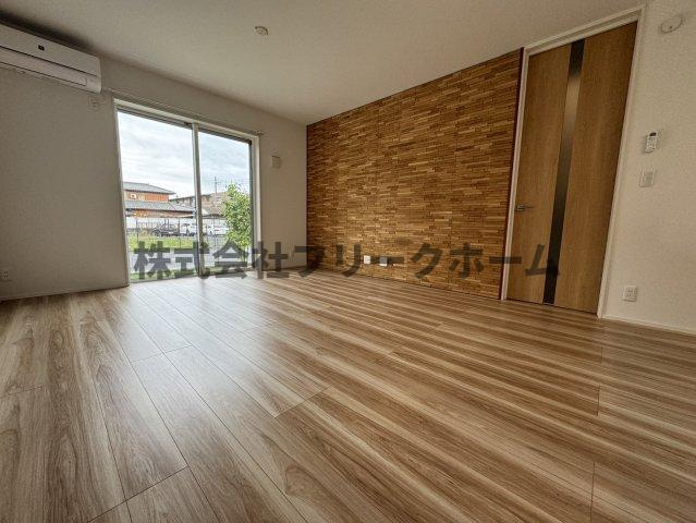 緑町１丁目貸家の居間・リビング