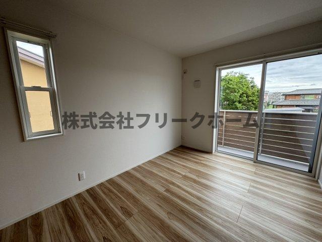 緑町１丁目貸家の居間・リビング