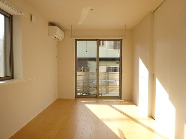 ルラシオン大宮の居間・リビング|★２面採光の明るいリビング★