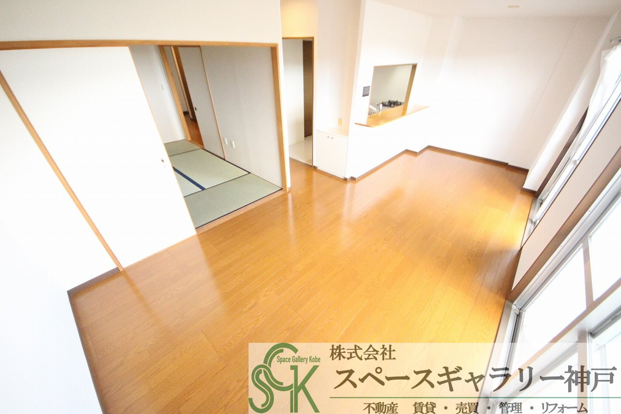 学園シティコートの居間・リビング|※お部屋により仕様が異なる場合があります。