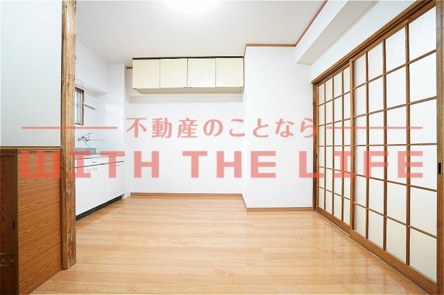 佐田ビル【キャッシュバック対象物件】の居間・リビング|ゆったり過ごせる居間です