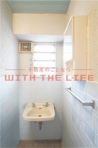 佐田ビル【キャッシュバック対象物件】の洗面所|独立洗面台あり、毎朝おしゃれに忙しい女性の方におすすめです