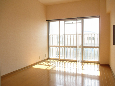 【居間・リビング】 | 瑞光コーポ | 明るくキレイなお部屋です