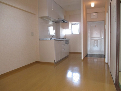 【居間・リビング】 | 瑞光コーポ | 明るくキレイなお部屋です