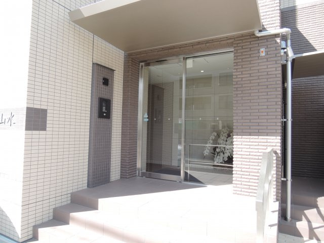 イニシオ山水のエントランス