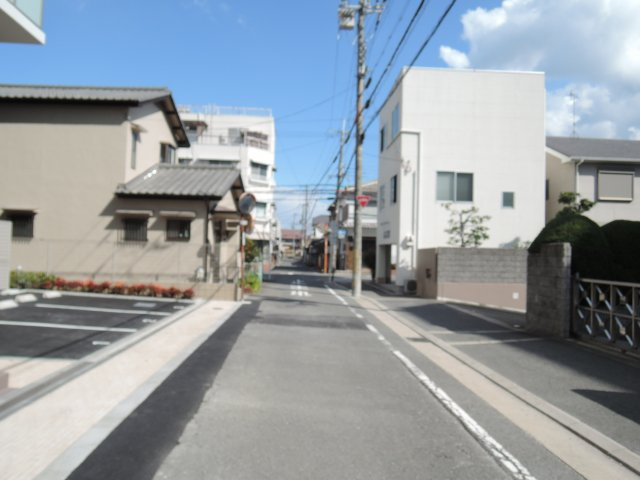 イニシオ山水の周辺