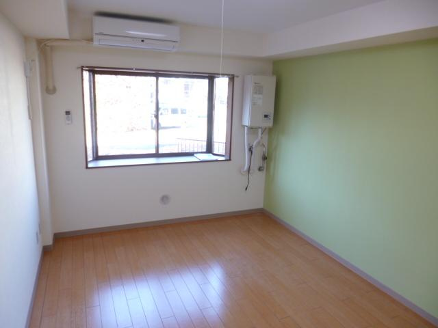 ハイムエスポワールの洋室|広々とした洋室です