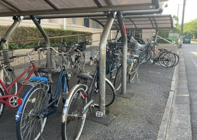 【駐輪場】 | クレール・ボア | マンションの駐輪場は、事前に空きがあるか確認を取ると安心です。せっかく入居したのに駐輪スペースがない！なんてことになったら大変ですよね。そこで、内見時や購入前にはまず事前に確認しておくと良いでしょう。