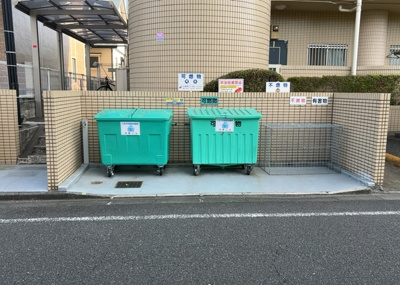 【設備】 | クレール・ボア | 共有部分は、住民なら誰もが使える設備のこと。例えば駐車場やエレベーター、インターネット設備、セキュリティ設備などがあります。他にも、マンションの廊下・外部階段やエントランス・ゴミ置き場などがあります。