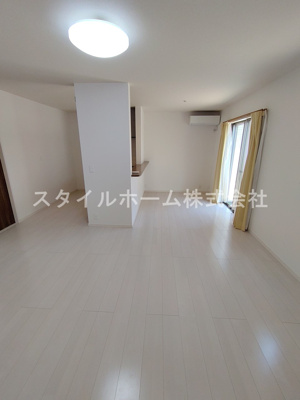 【居間・リビング】 | 神野新田町ヲノ割貸家