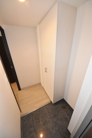 南堀江アパートメントグランデの玄関
