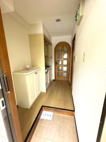 メビウスコート国立の玄関