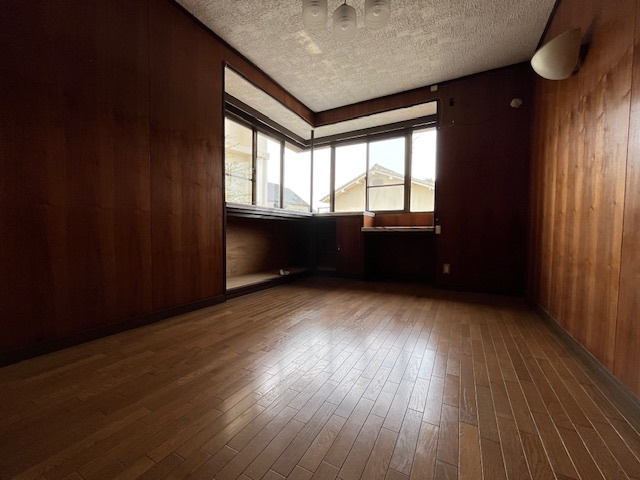 高倉台貸家の居間・リビング