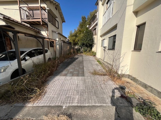 高倉台貸家の駐車場