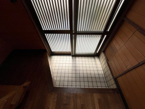 高倉台貸家の玄関