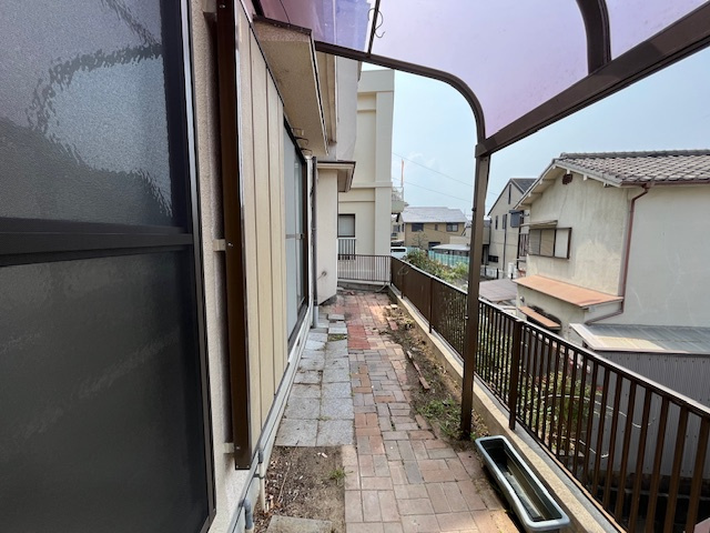 高倉台貸家のバルコニー
