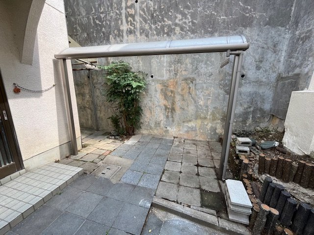 高倉台貸家のエントランス