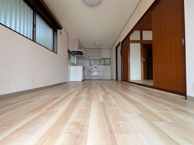 高倉台貸家の居間・リビング