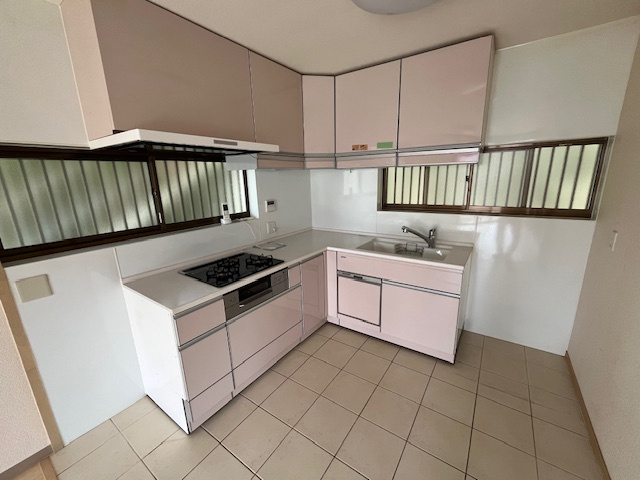 高倉台貸家のキッチン