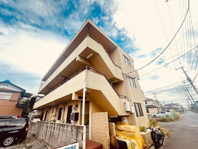 松戸市新松戸６丁目のアパートのエントランス