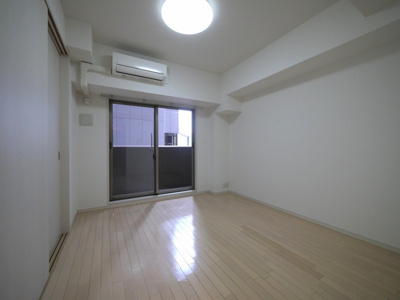 【洋室】 | S-RESIDENCE難波Viale | 広々とした洋室です
