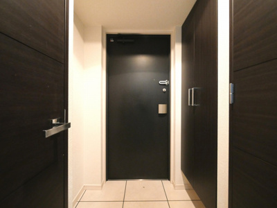 【玄関】 | S-RESIDENCE難波Viale | きれいな玄関です