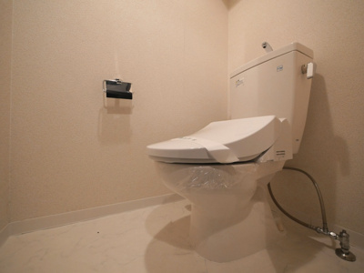 【トイレ】 | S-RESIDENCE難波Viale | 落ち着いた色調のトイレです