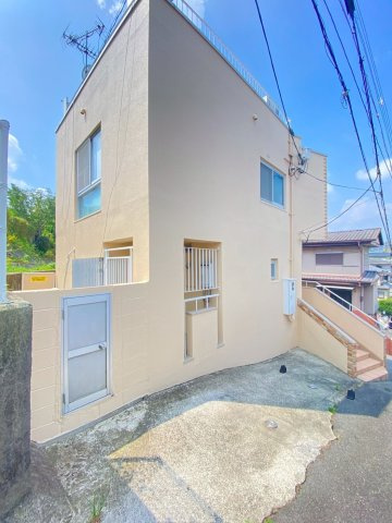 ヴィラ春日丘の外観