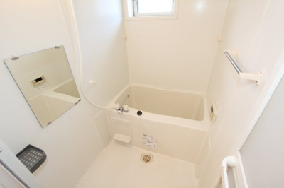 【浴室】 | トマトヒルズA棟 | コンパクトで使いやすいお風呂です
A 201号室　2022年2月撮影