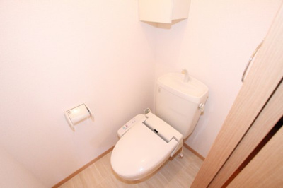 【トイレ】 | トマトヒルズA棟 | コンパクトで使いやすいトイレです
A 201号室　2022年2月撮影