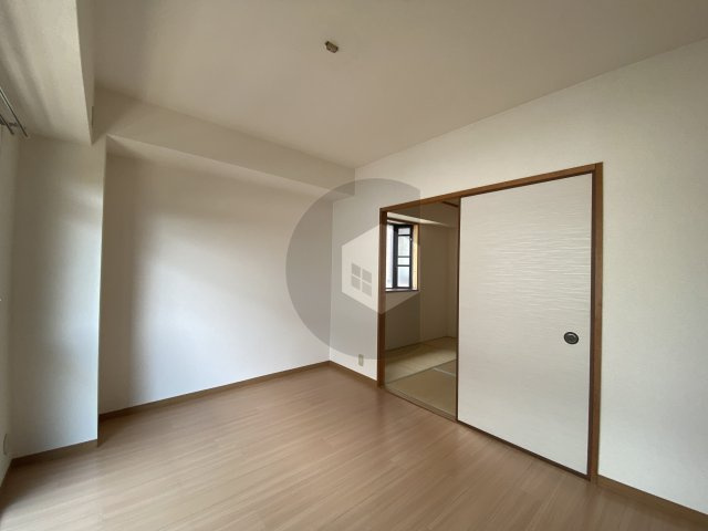 アルブルの洋室