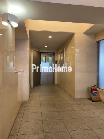 スカイコート三越前壱番館のロビー