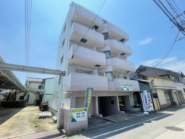 R FIELDS NISHIARAI