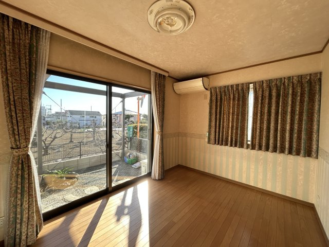 大泉学園町1-17-33戸建の洋室