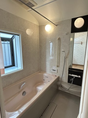 大泉学園町1-17-33戸建の浴室